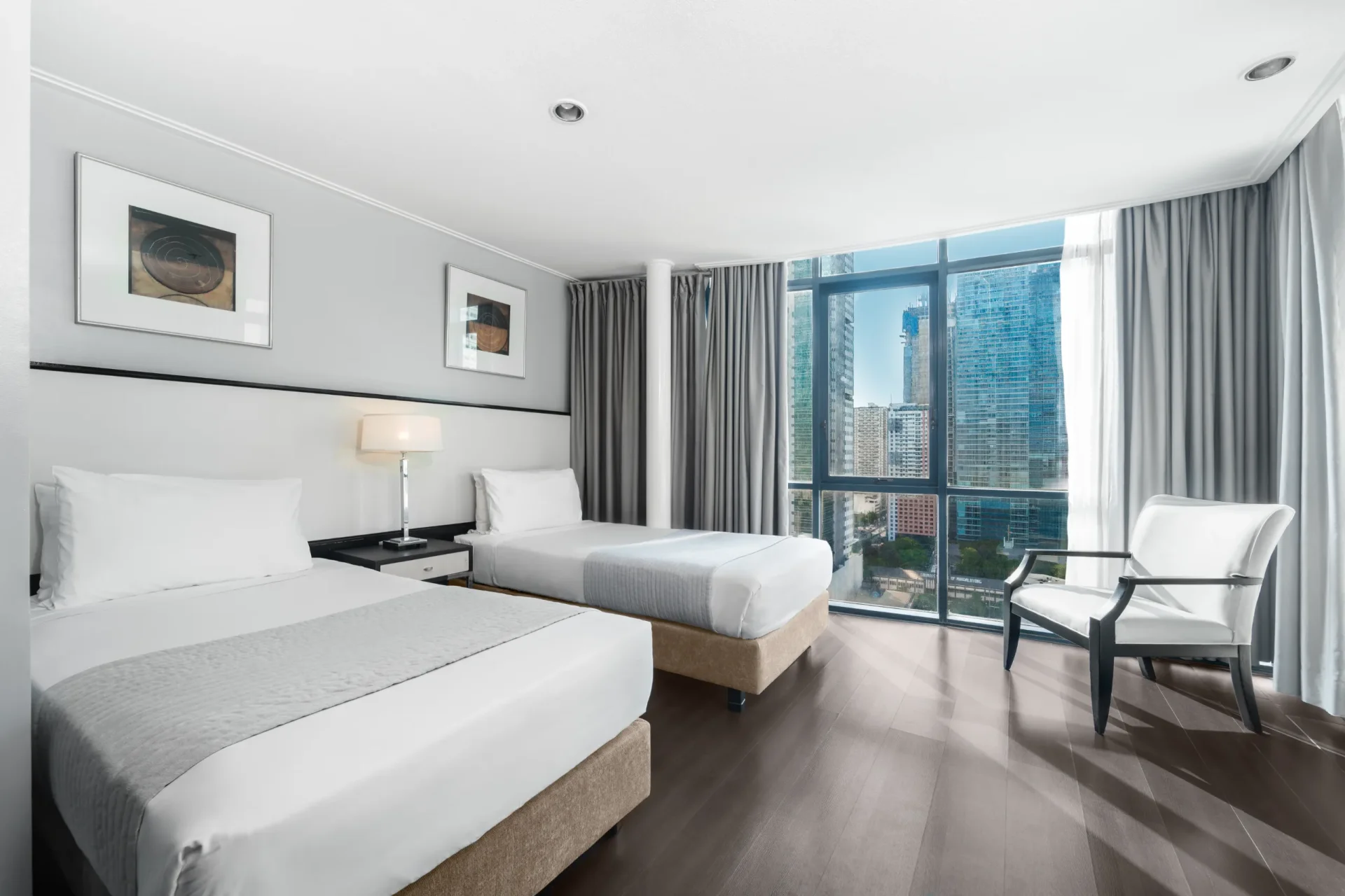 ONE-BEDROOM SUITE